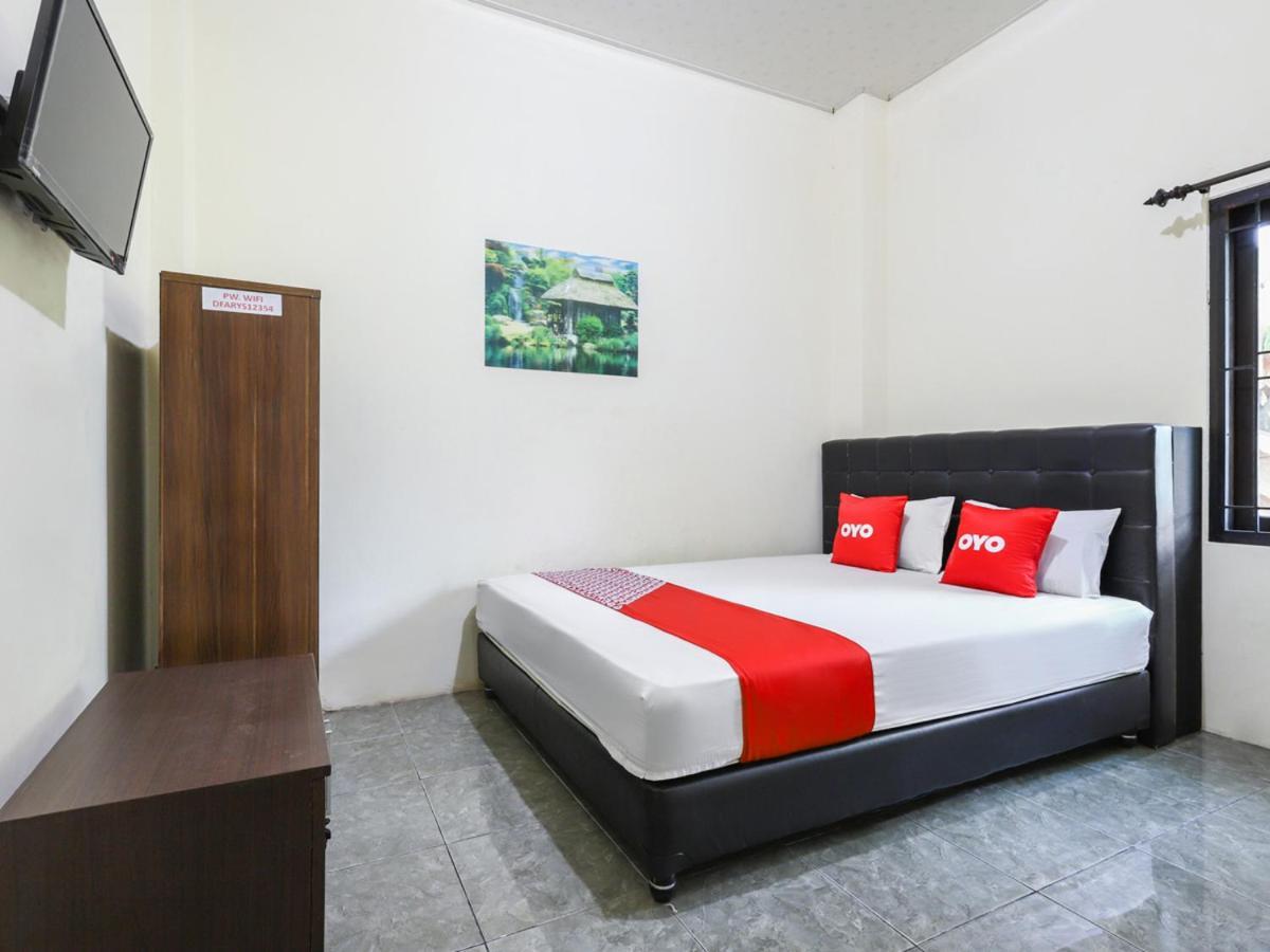 Oyo 3830 Dfarys Gh Syariah Hotel Balikpapan  Exterior photo